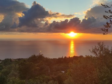 Vivi l'esperienza della Costa Smeralda partendo da Olbia a bordo di uno yacht di 16 metri con un massimo di 6 ospiti.