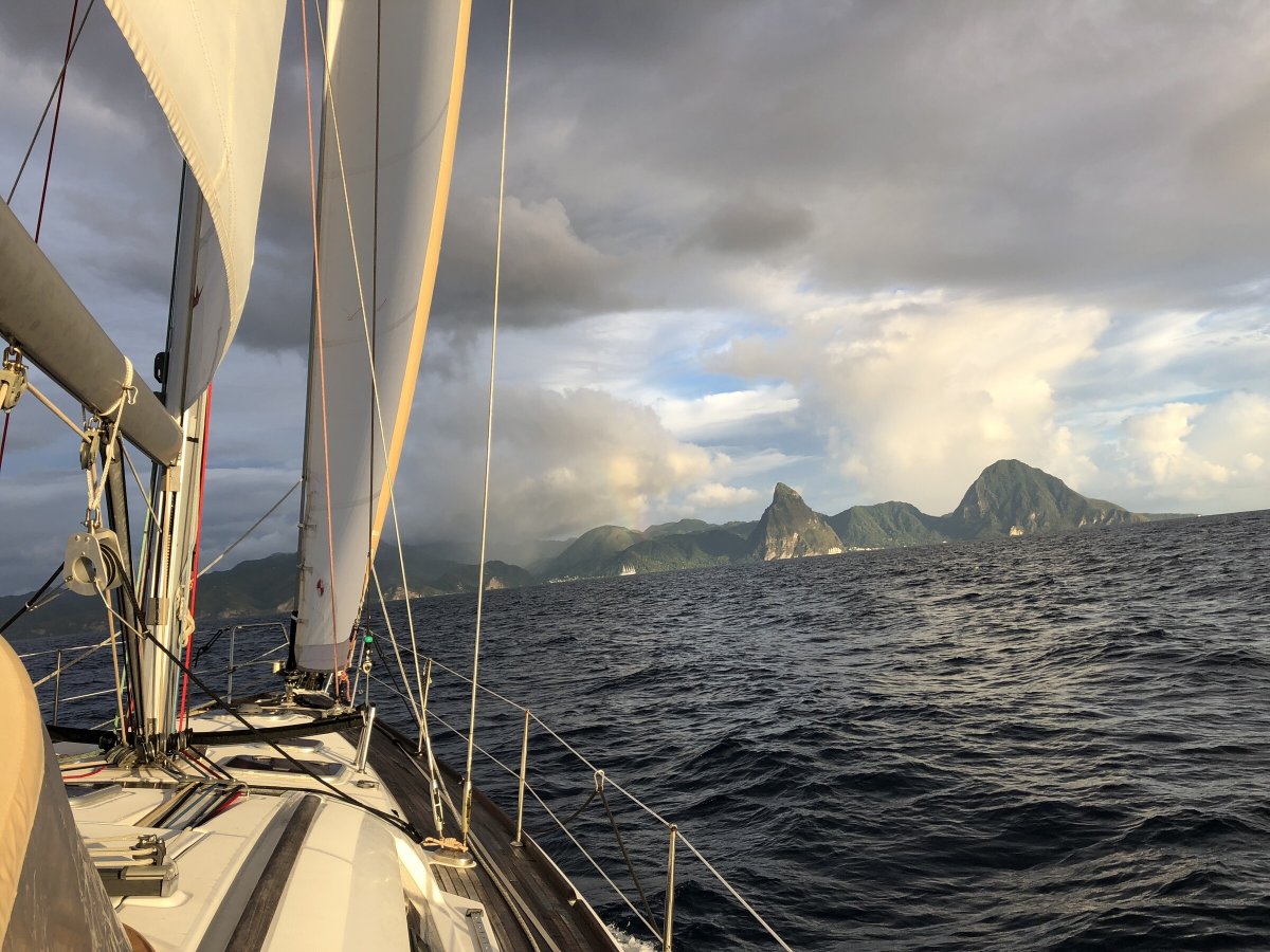 Sportliches Segeln in Ibiza