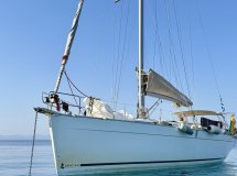 Barco de vela en las islas Espóradas, Grecia: relajación y deportes