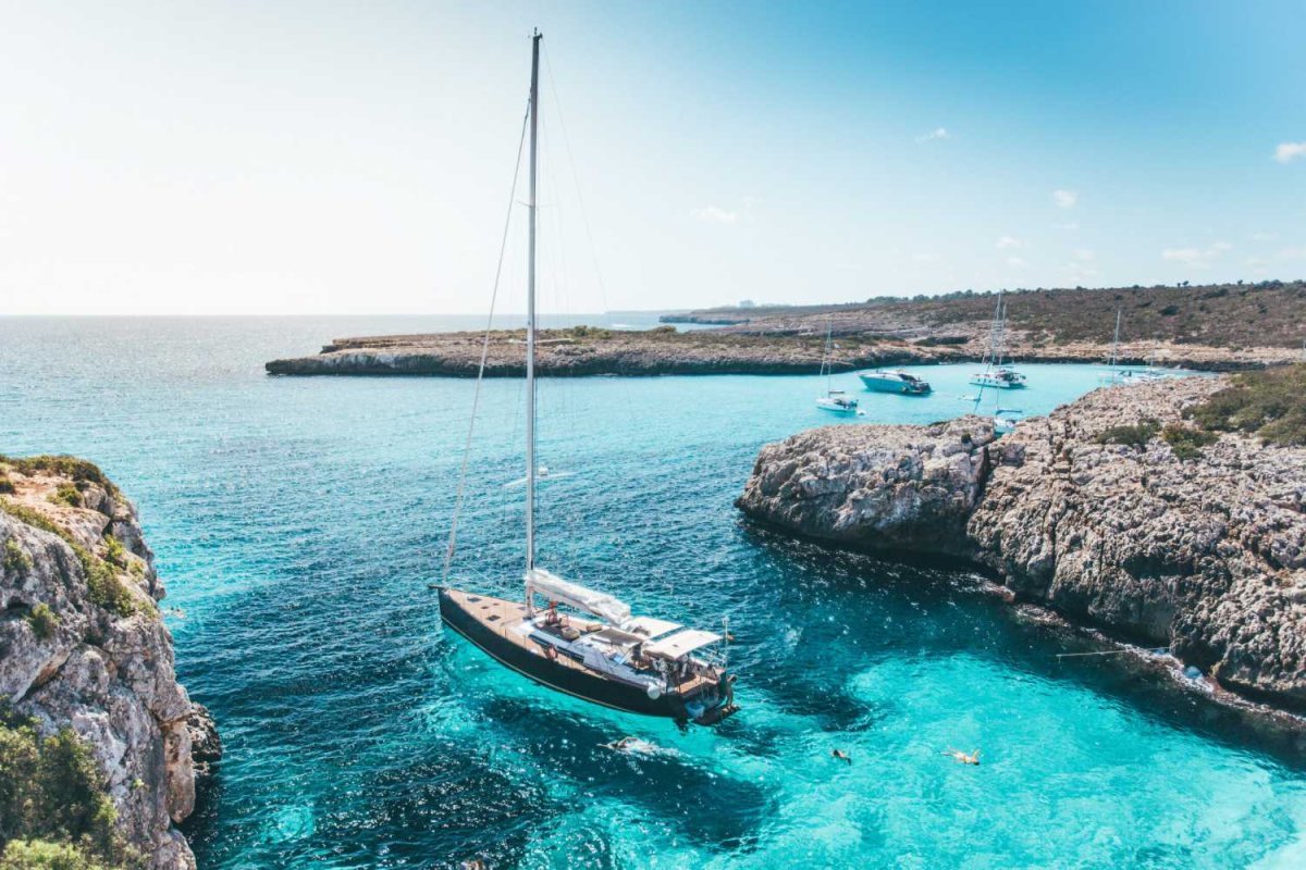 Viaggio in barca a vela per 7 giorni da Barcellona a Maiorca
