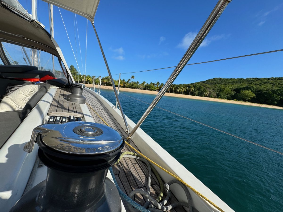 Disfruta de unas vacaciones de lujo en nuestra yate de vela