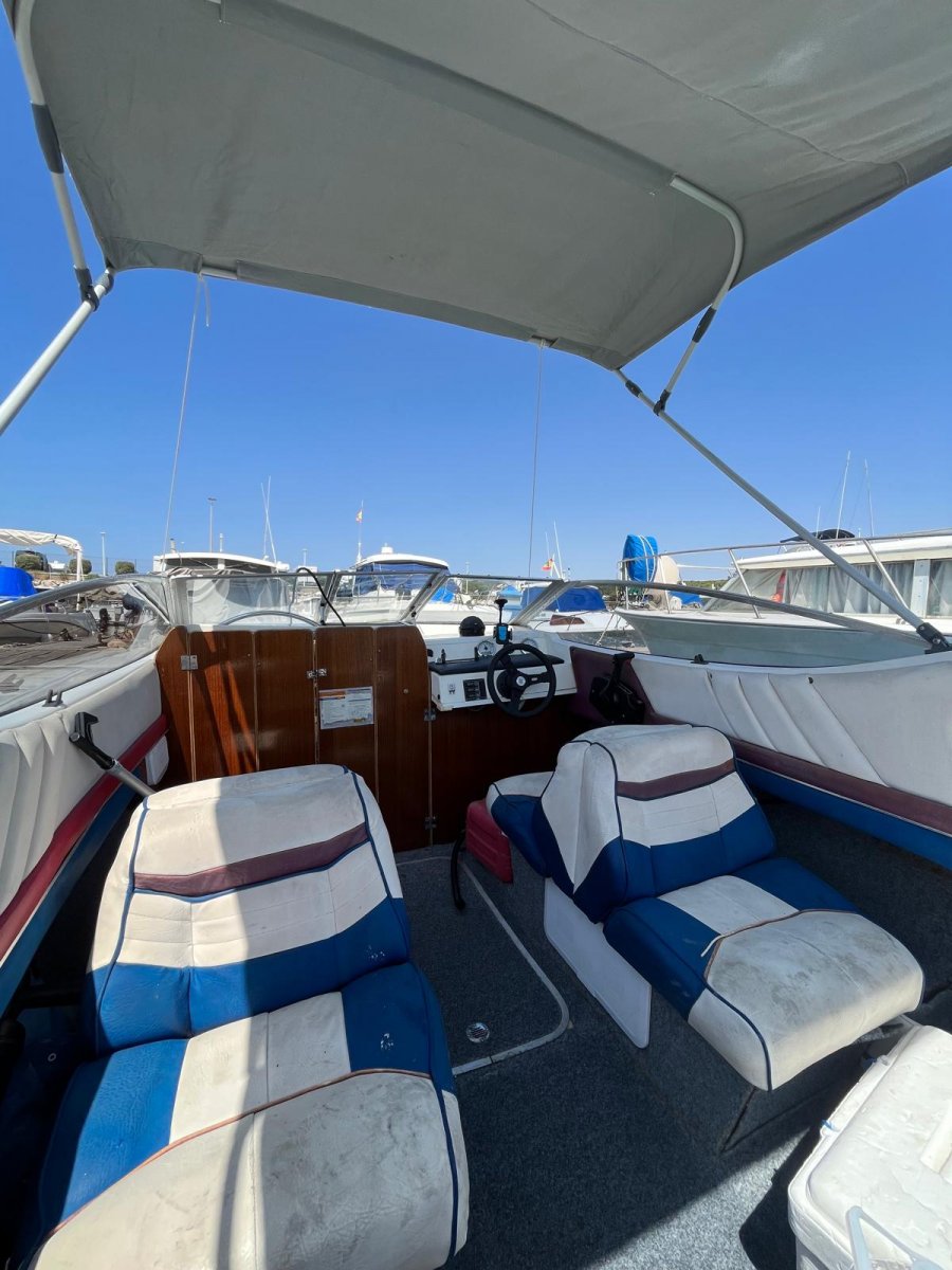 Bayliner - 1 {{i18n.cabins}}