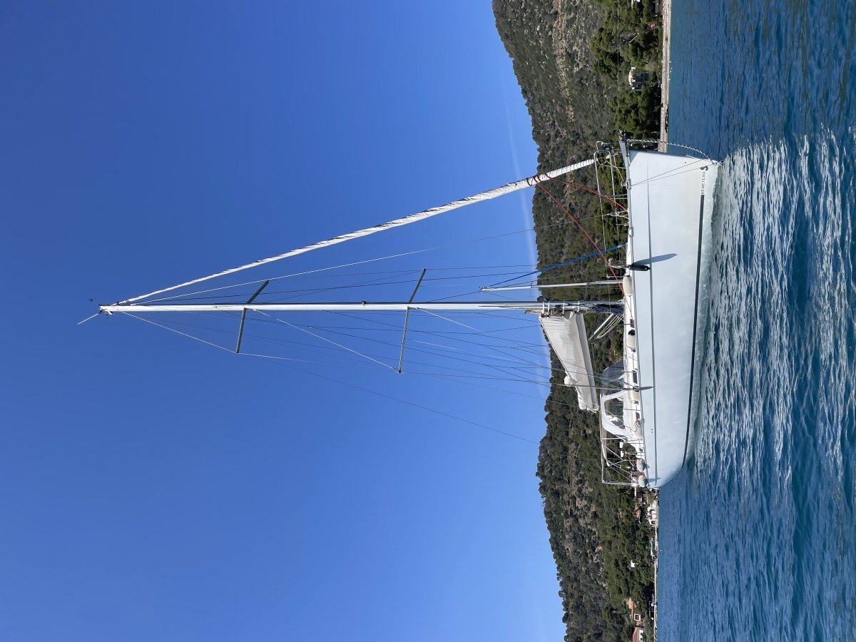 Sailboat - Bénéteau - 15.75 meters