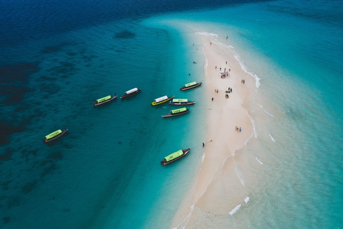 Descubre el encanto de Zanzibar desde nuestro barco