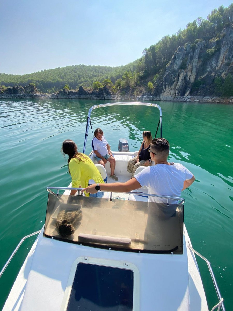 Discovering Guadalajara's beauty by boat