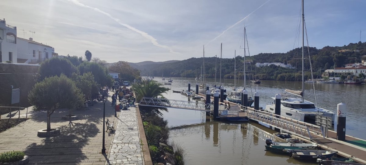 Lernen Sie mit unseren Navigationskursen auf dem Guadiana zu segeln.
