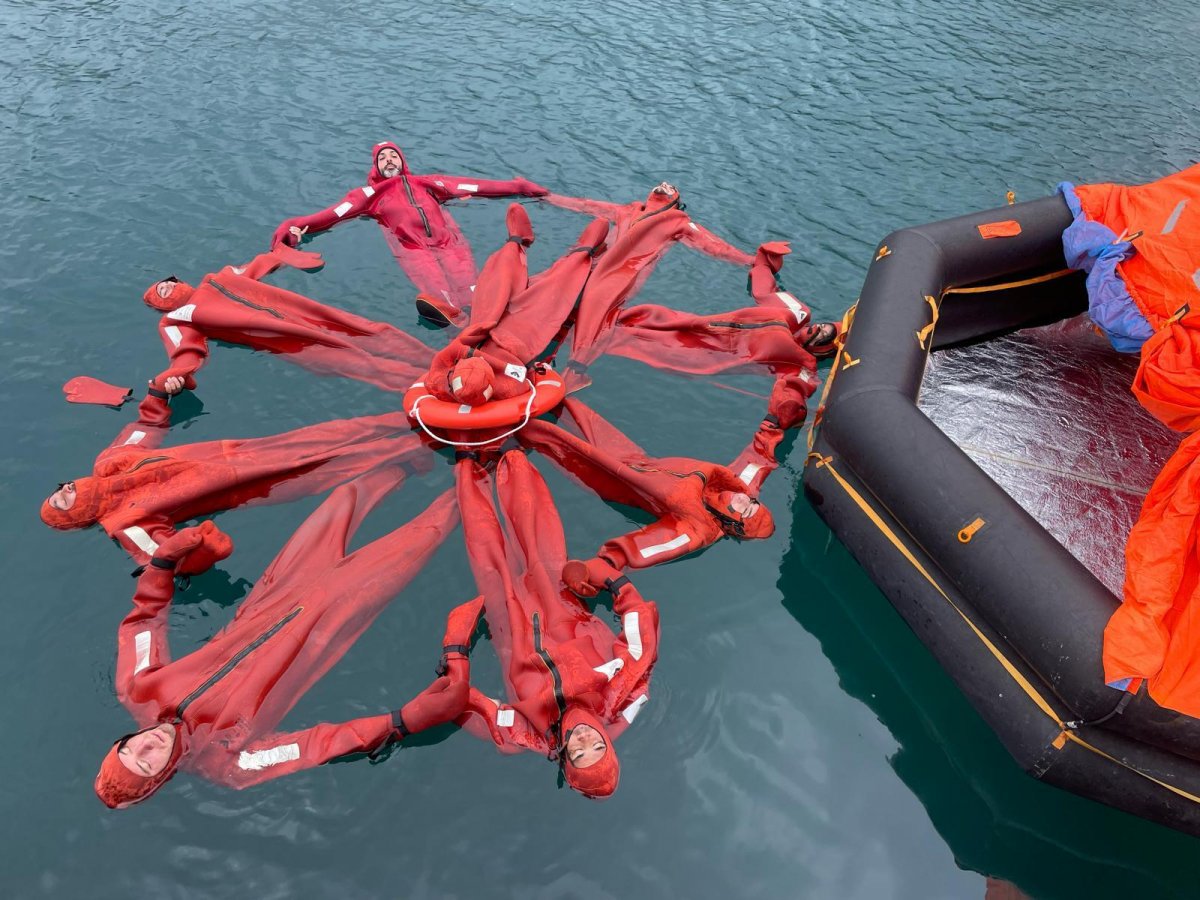 Fulfill your passion for sailing with our professional crew training course