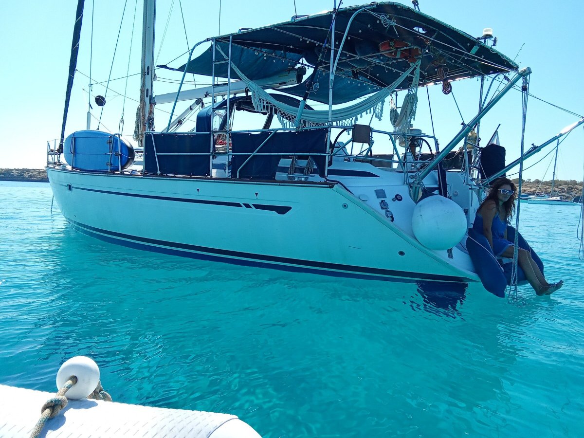 Travesía en barco entre Ibiza y Formentera con fondeo incluido