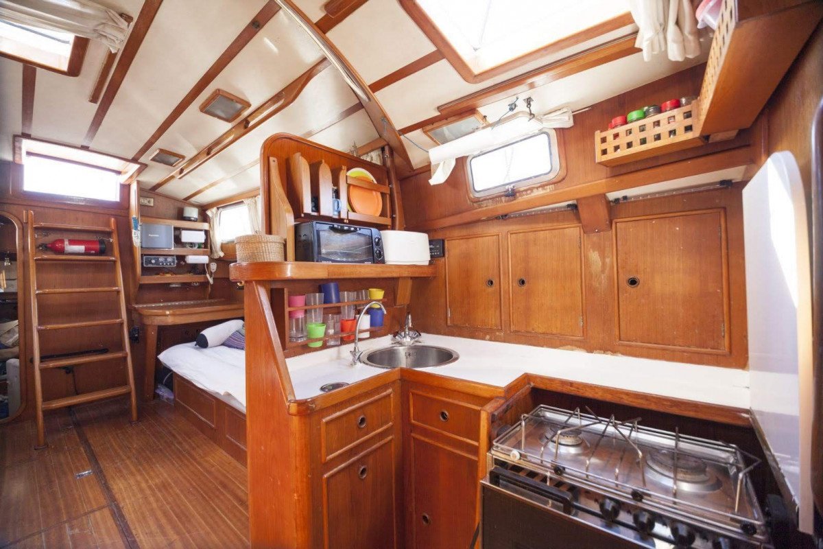 Sonnenuntergang auf einem Segelboot