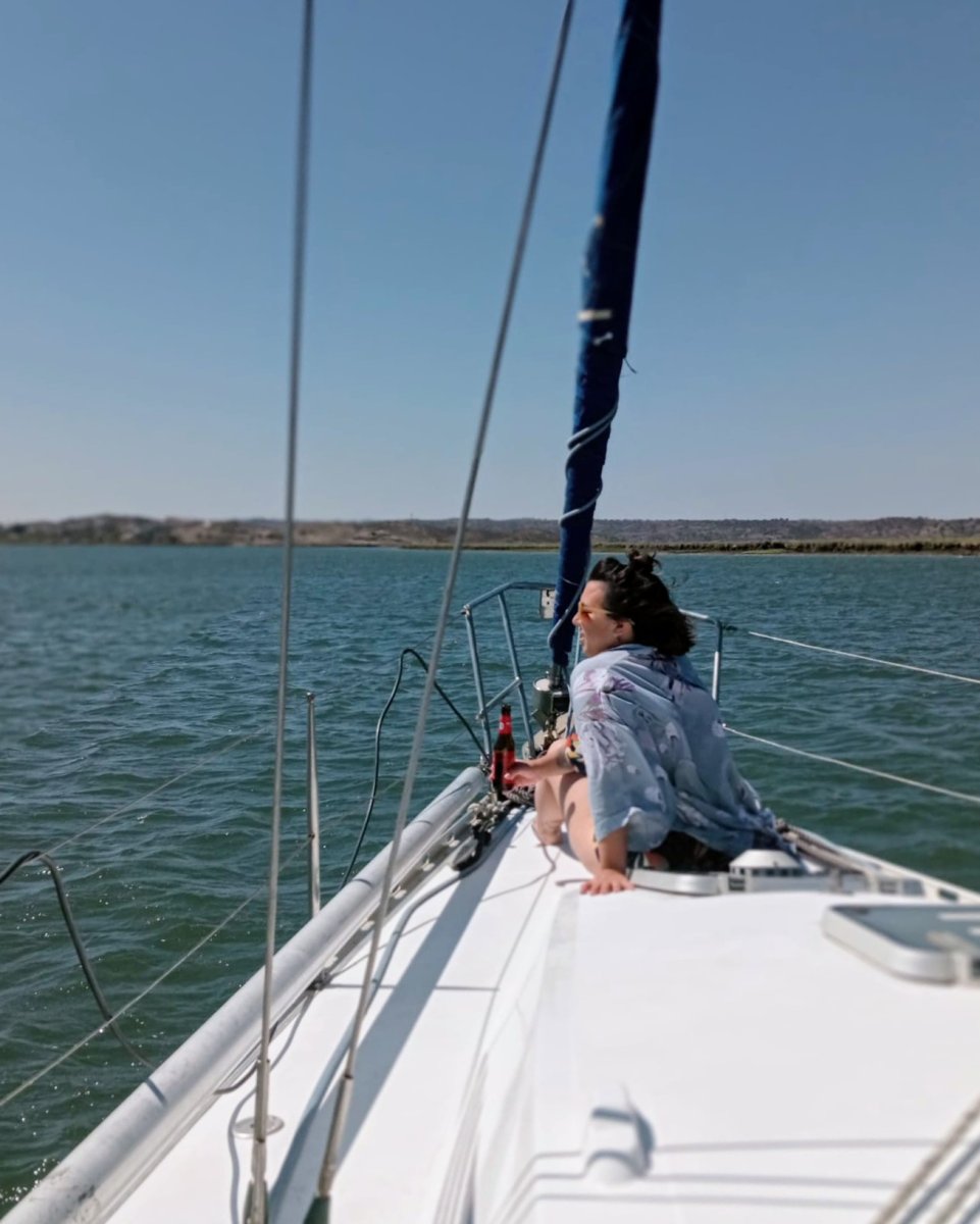 Erkundungen auf einem Segelboot entlang der Strände von Huelva