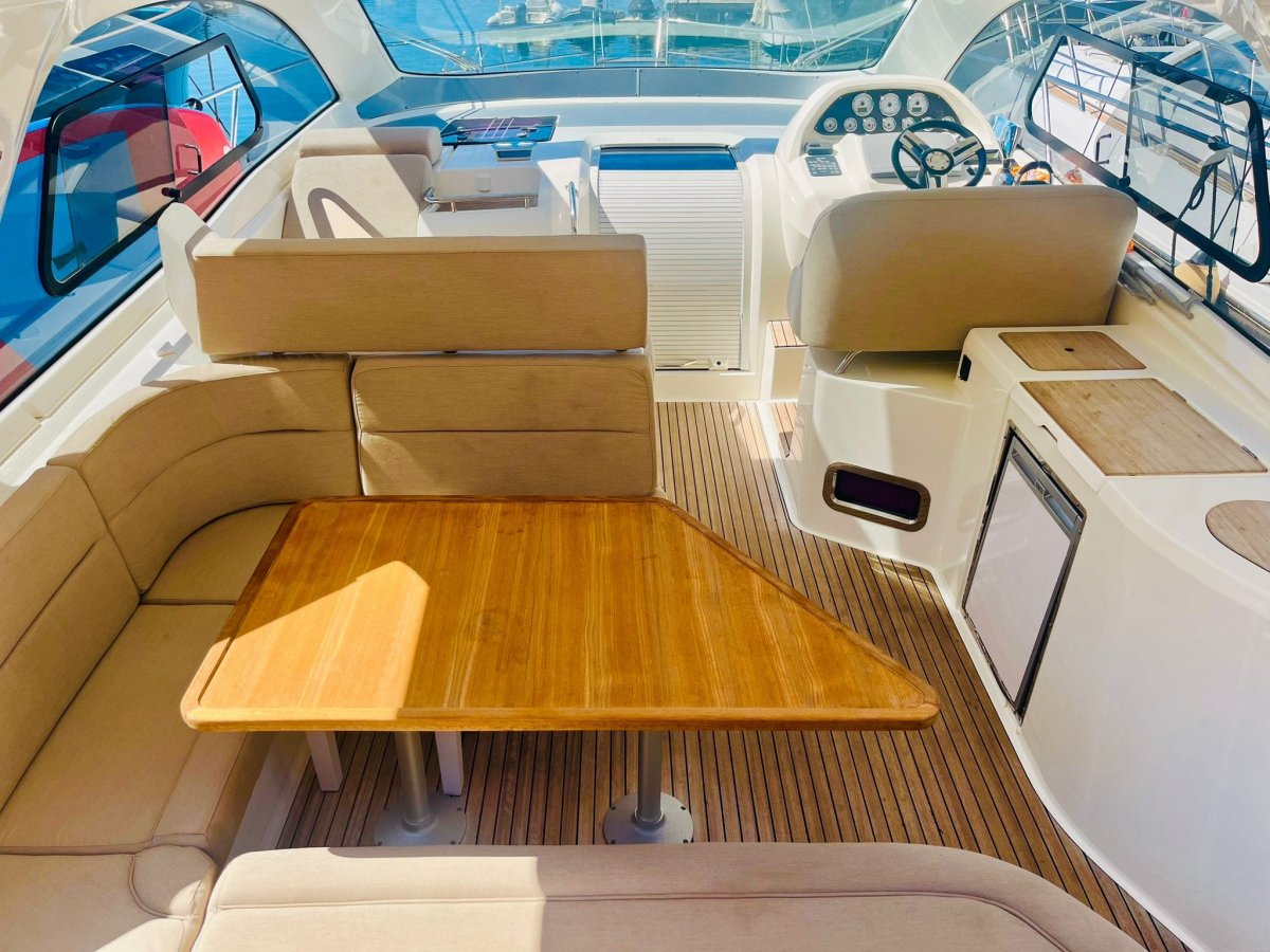 Bavaria Yachts - 11 {{i18n.capacity}}