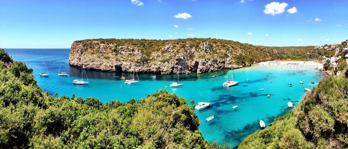 Segel- und Yoga-Reise nach Menorca von Barcelona