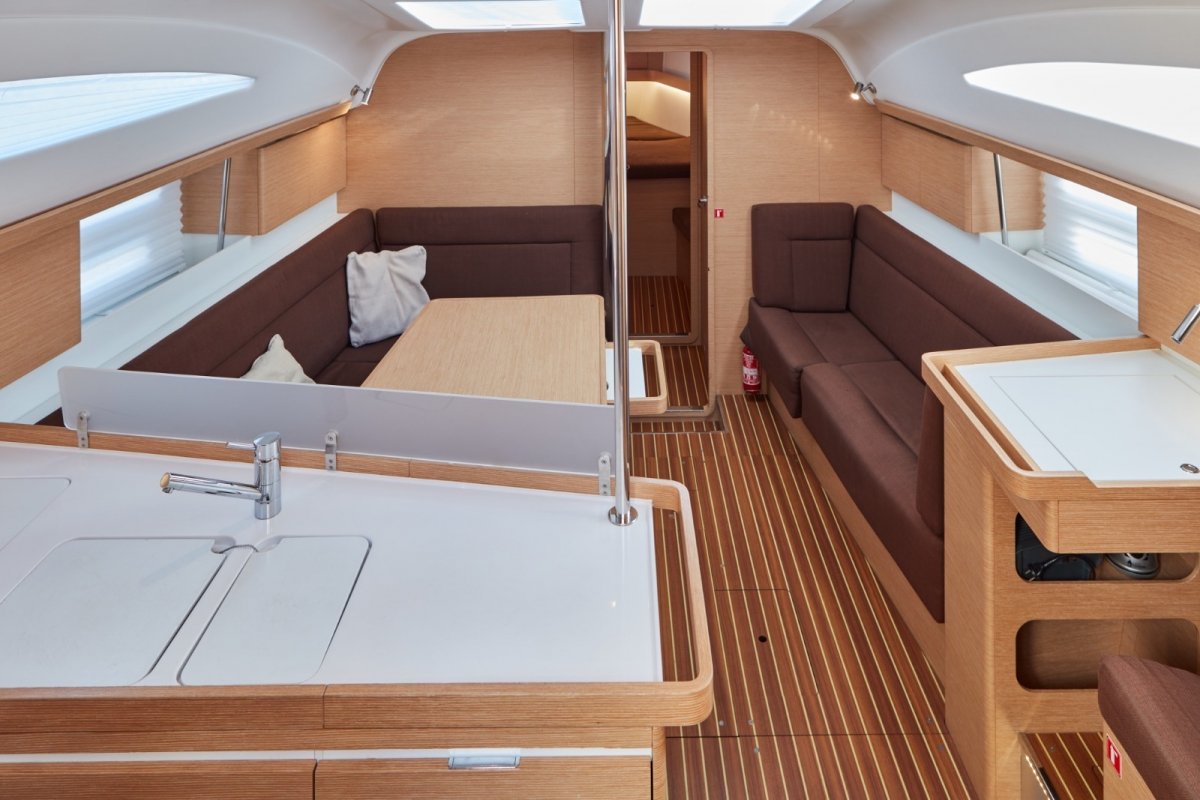 El camino de Santiago sigue su curso a través del mar