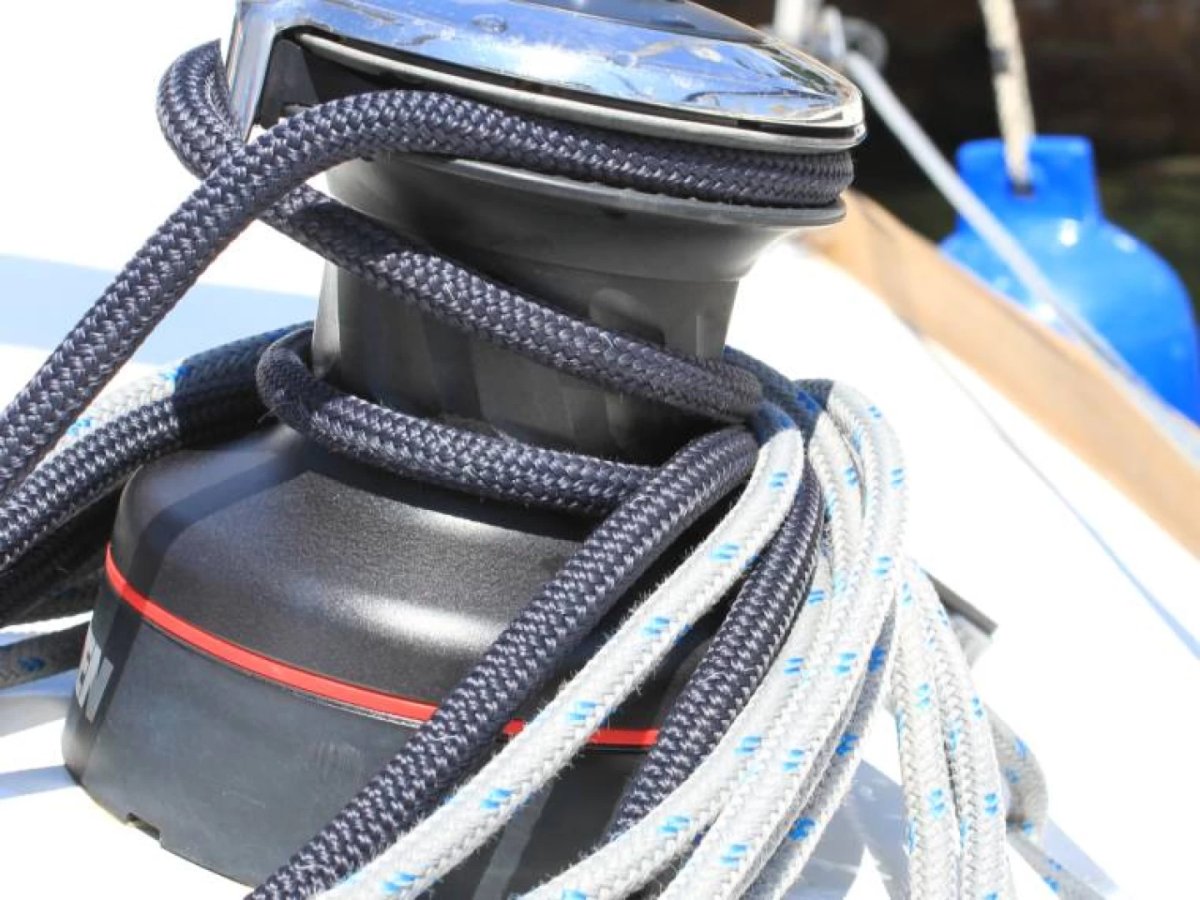 Regata di vela nel Mediterraneo