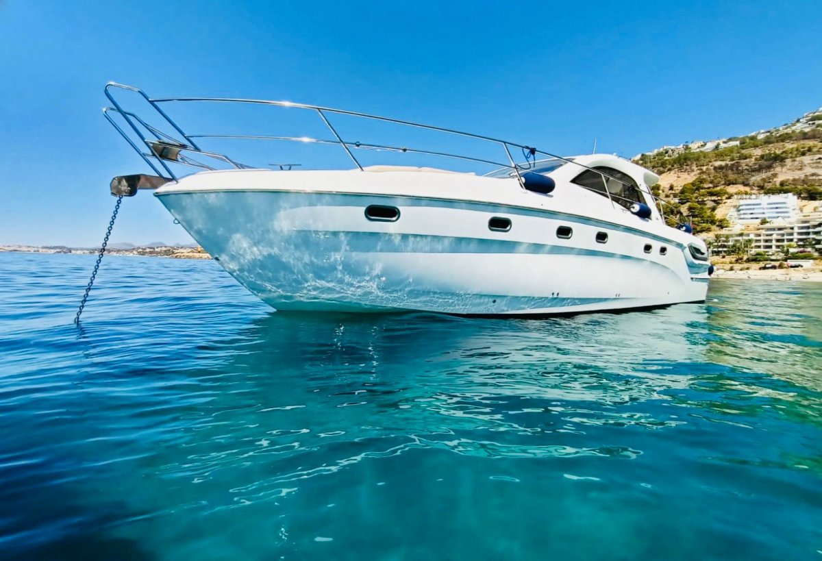 Bavaria Yachts - 13.3 {{i18n.meters}}