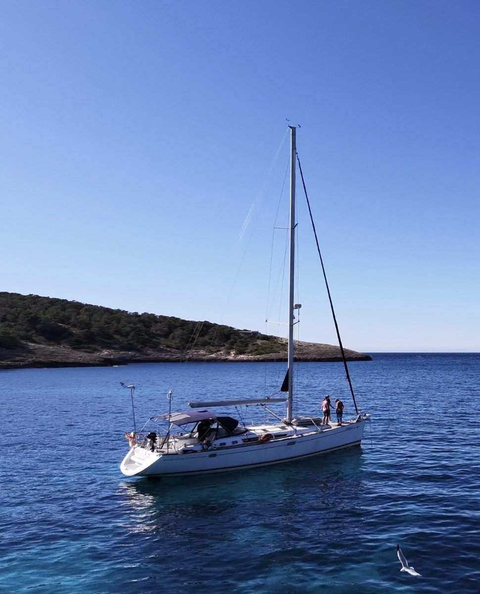 Velero - Jeanneau - 8 personas