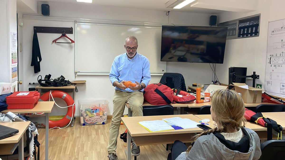 Navigation boats in Madrid river with instructors