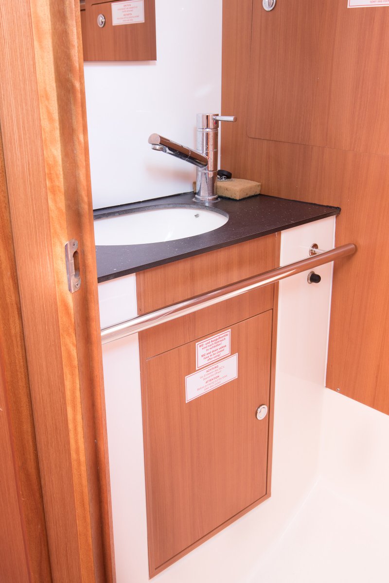 Bavaria Yachts - 6 {{i18n.capacity}}