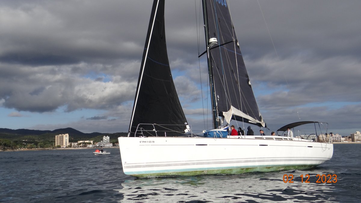 Lernen Sie das Segeln auf einem Luxus-Segelboot