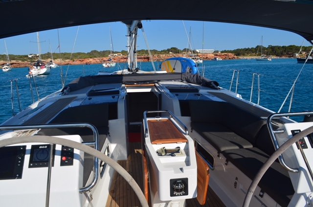 Un día navegando a vela por la Bahía de Águilas