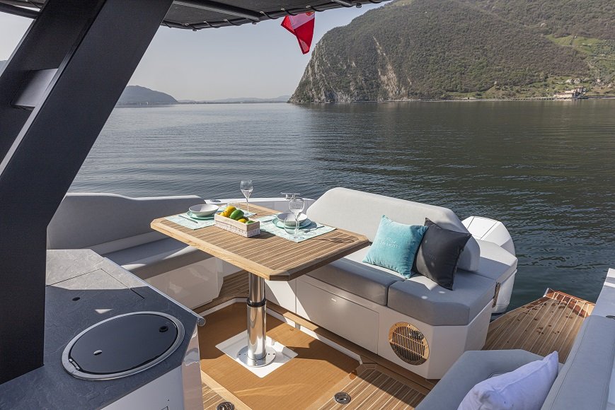 Barco a motor - Rio - 11 personas