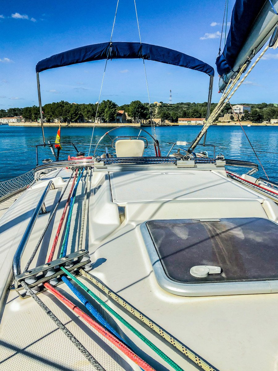 Vive la Aventura de Navegar por las Aguas de Menorca