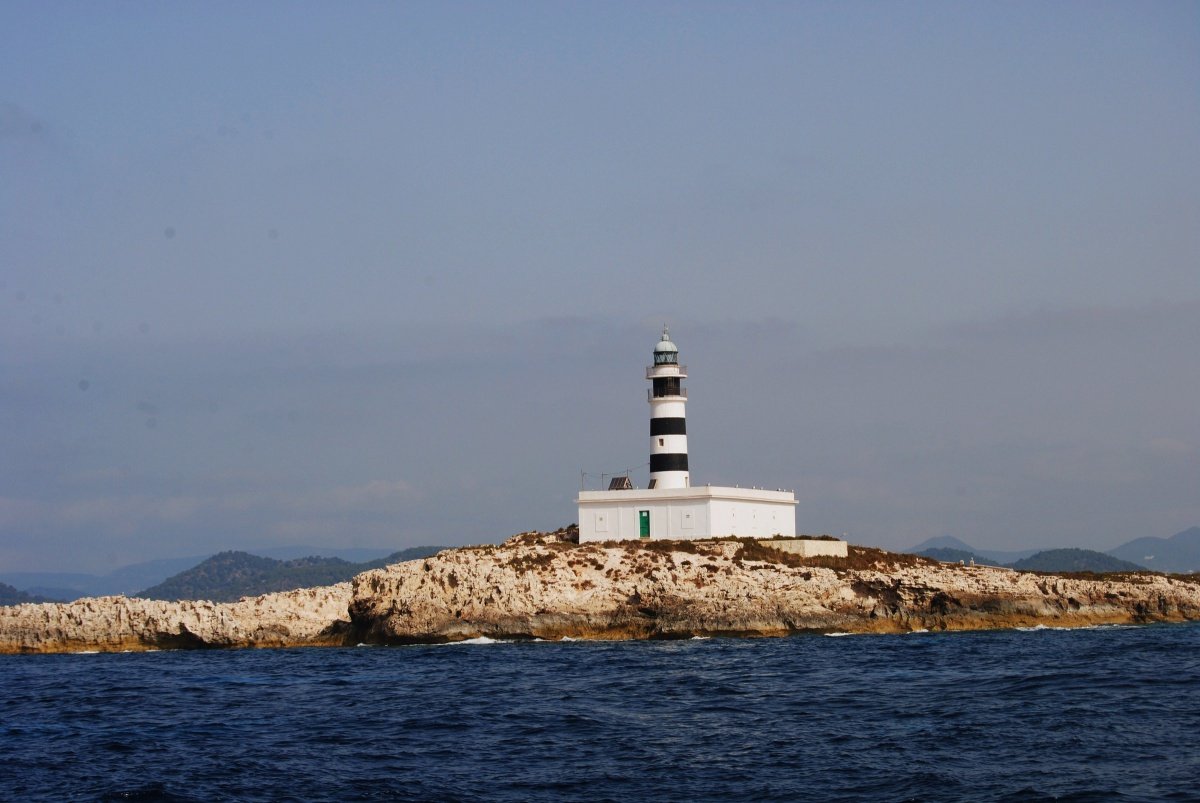 Explora Ibiza y Formentera en un crucero de vela y buceo