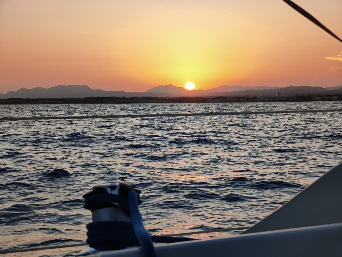 Experiencia en velero desde Alicante, aventura en la Azohía