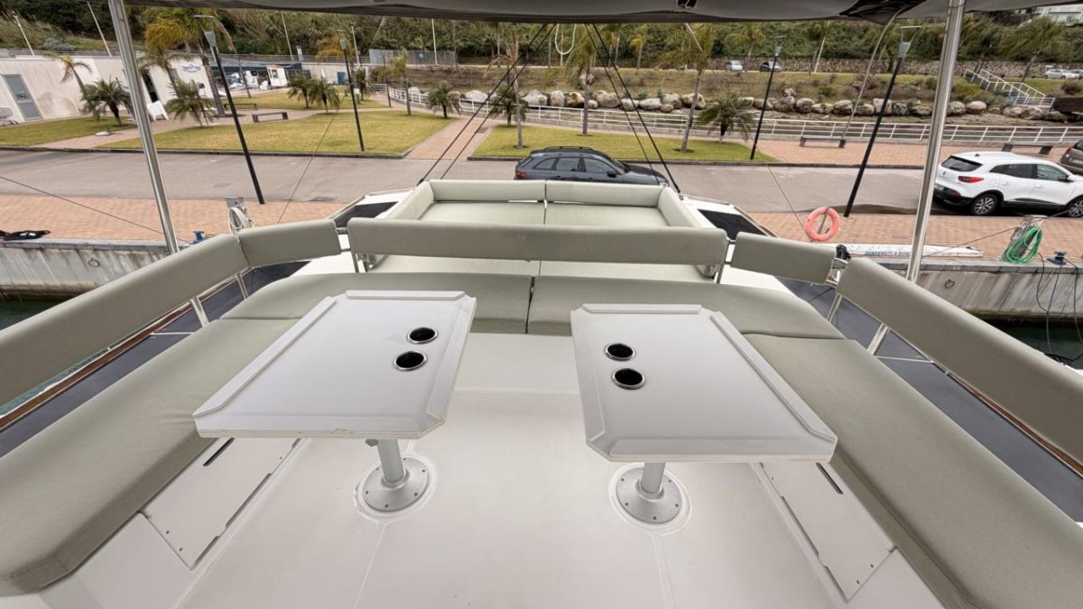 Discover the Aeolian Islands by catamaran Bali 5.4