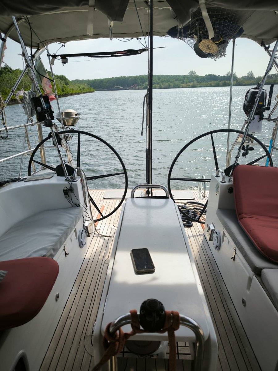 Velero - One Off - 4 cabinas
