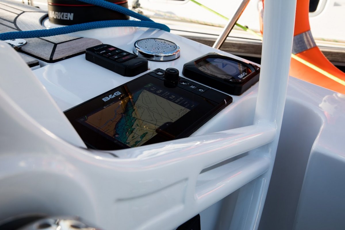 Elan Marine - 8 people