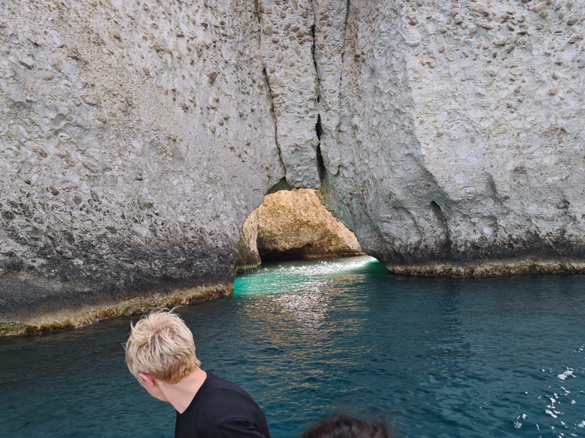 A week on a boat among the southern Greek islands: thermal baths, volcanoes and sunsets