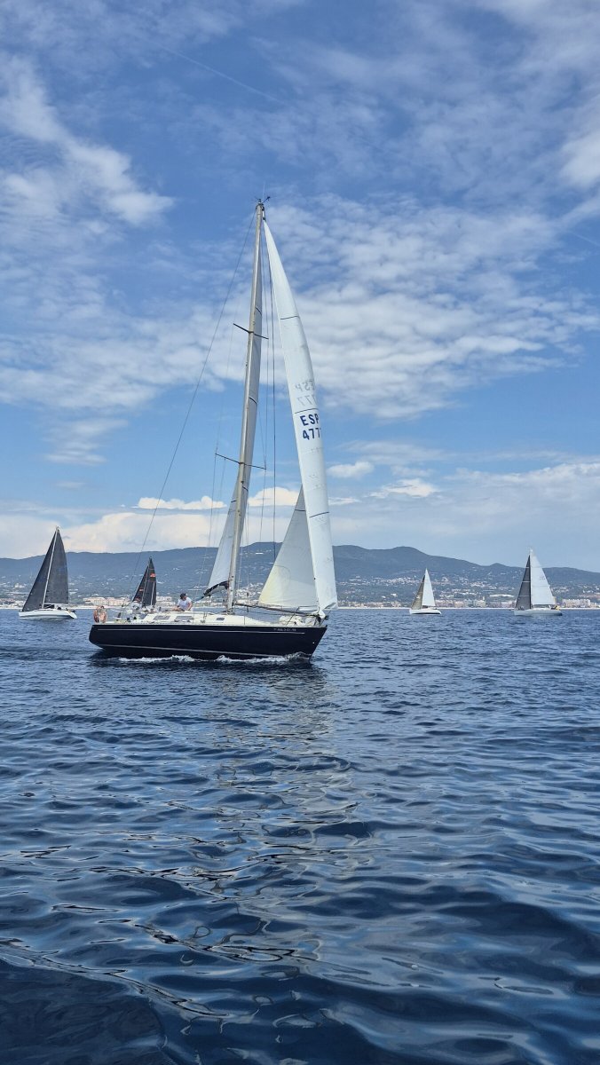 2-hour weekend sailing navigation in the Maresme