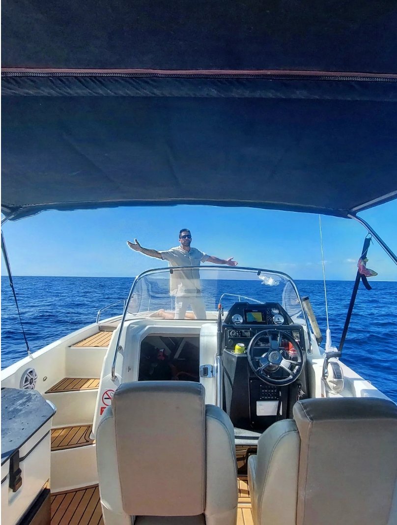 Navega por las olas con nuestro barco compartido