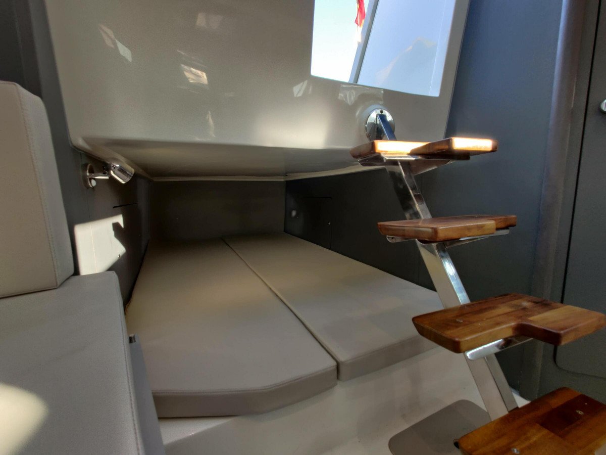 Nuva Yachts - 10 persone