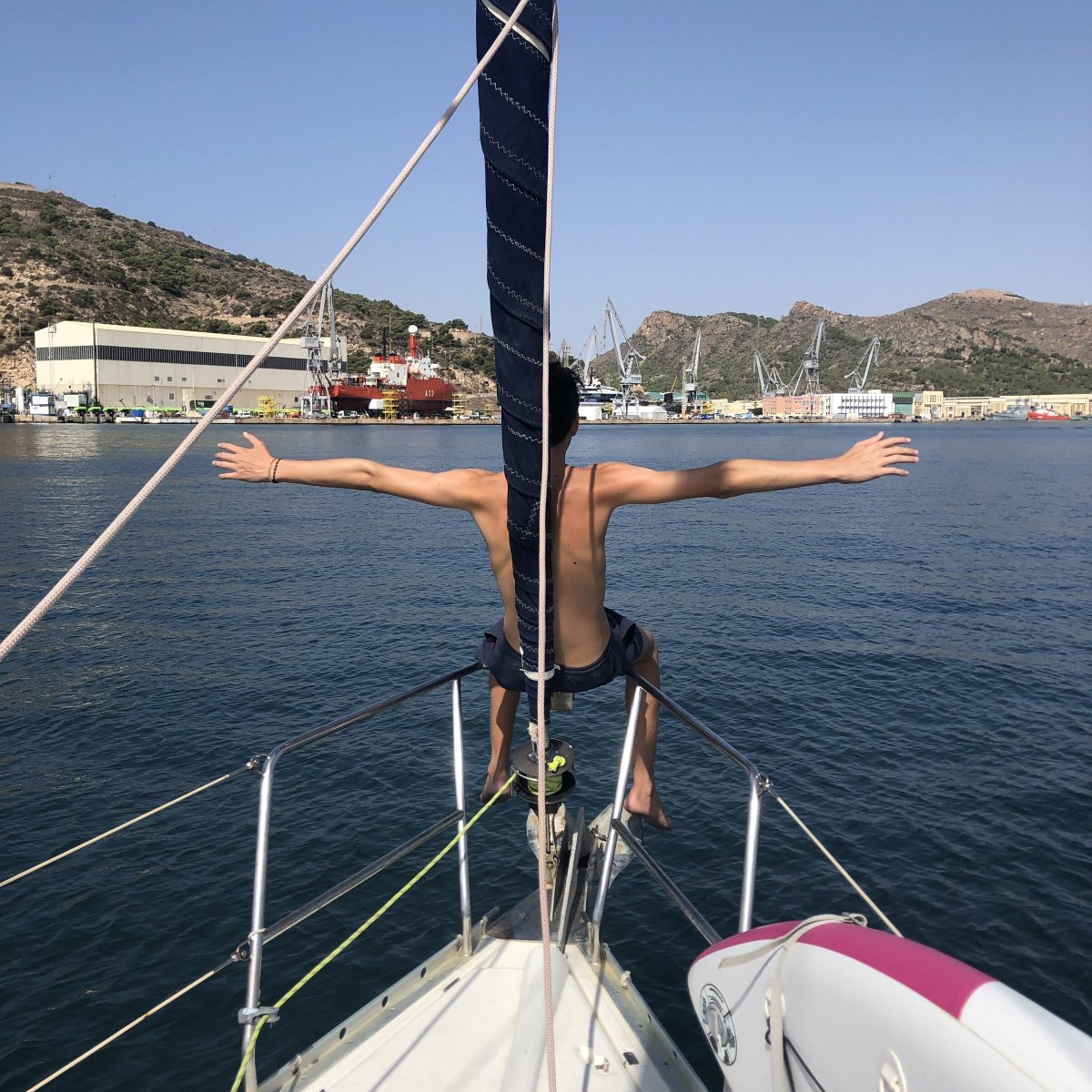 Learn to sail on a sailboat