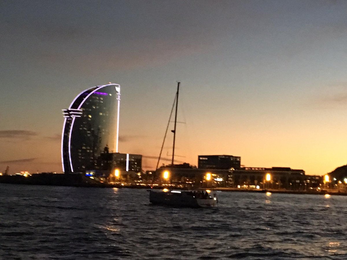 Vuelta en barco por las costas de Menorca