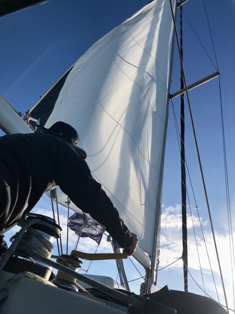 Genieße ein Meeresabenteuer mit einem privaten Segelkurs in Alicante