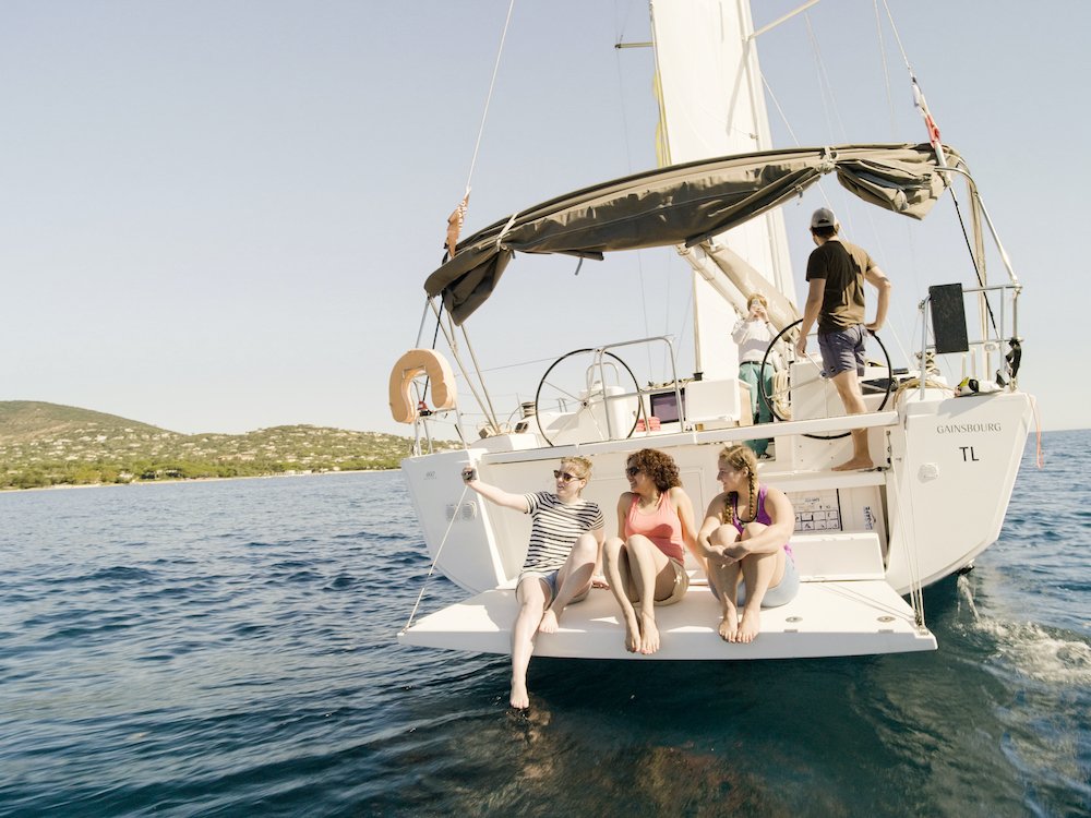 Bootstour an der Côte d’Azur: Entdecken Sie ihre Wunder vom Meer aus