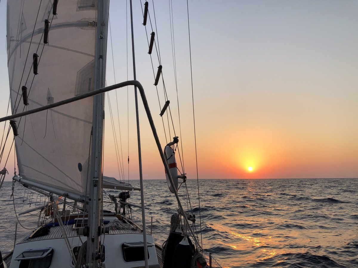 Barco SKS en el mar Adriático