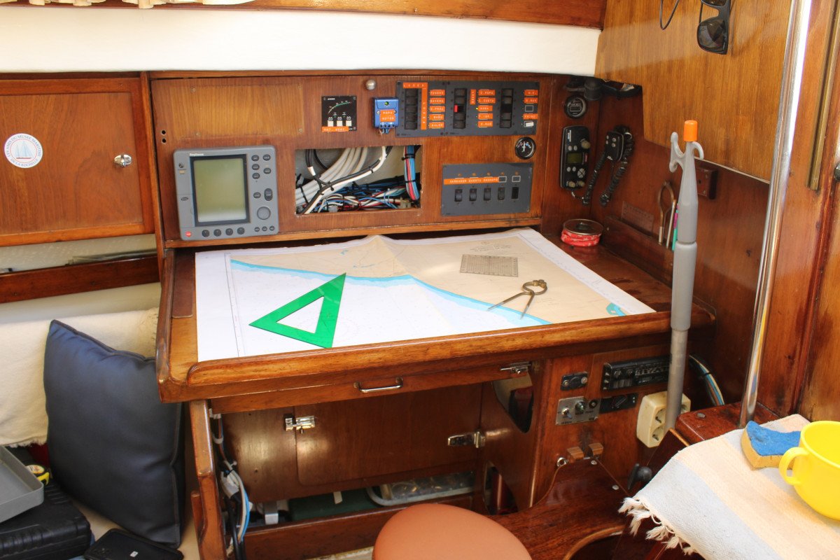 Velero - Amel - 10.7 metros