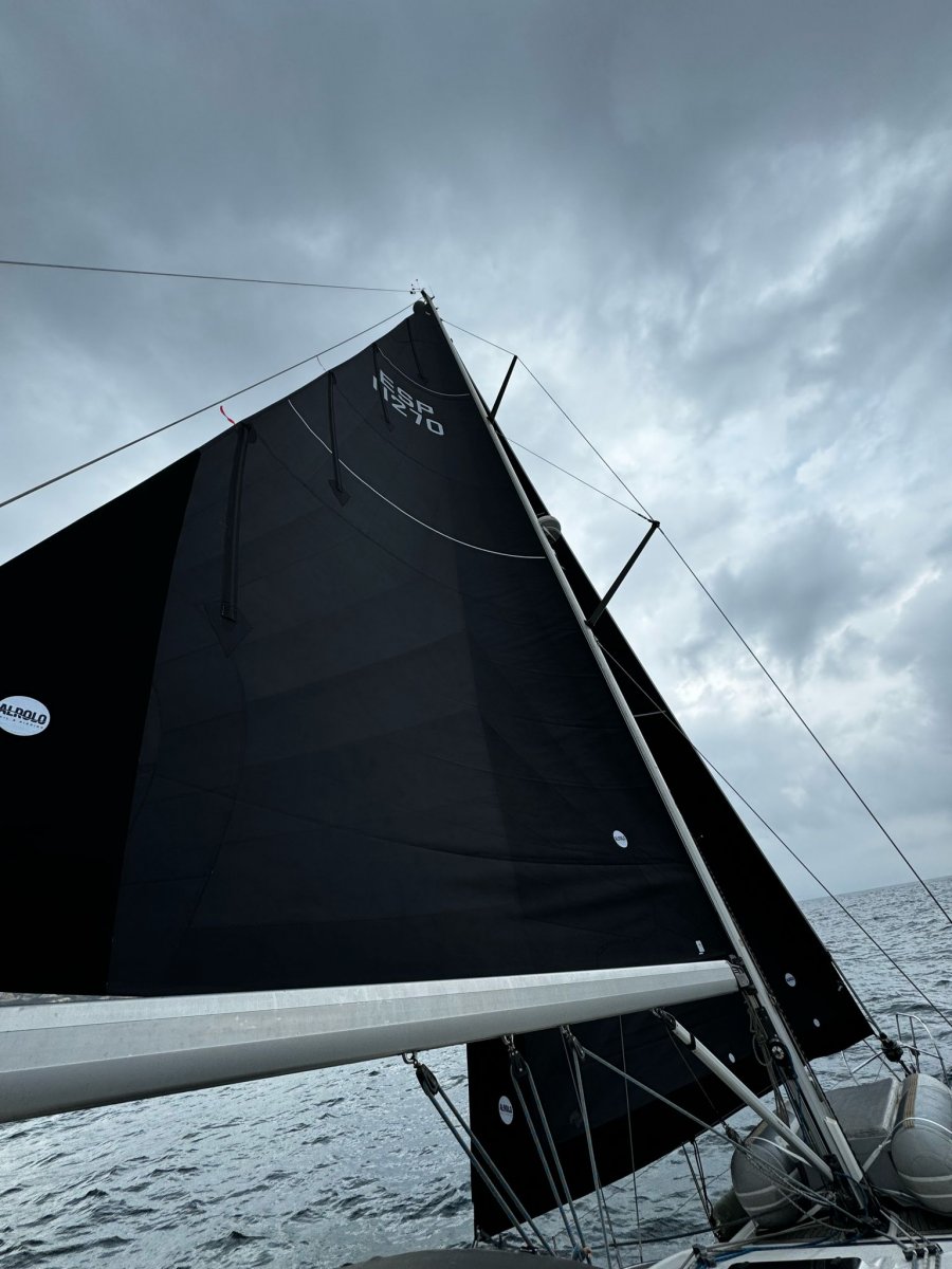 Esplorare le coste in un viaggio in barca