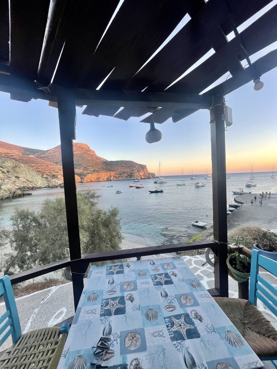 Barcos de lujo en Santorini