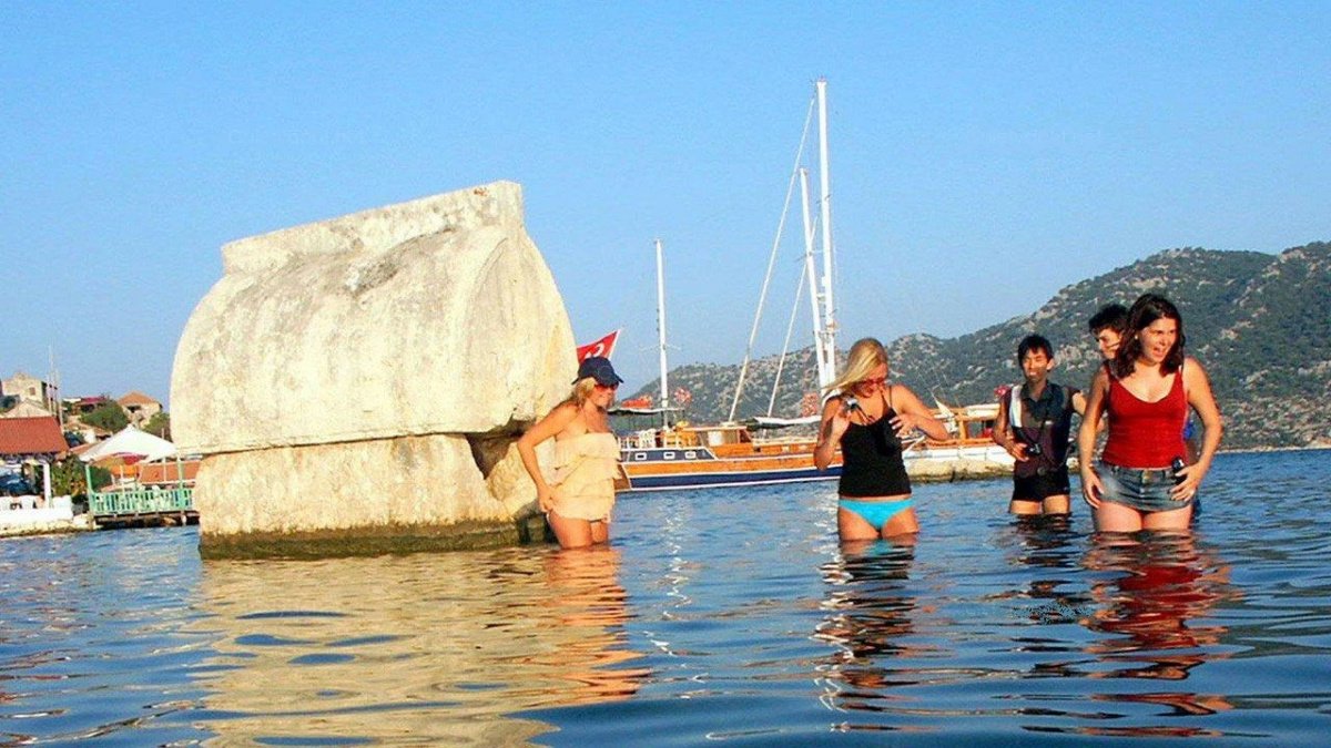 cabin-charter-sample-cabin-charter-photos-48