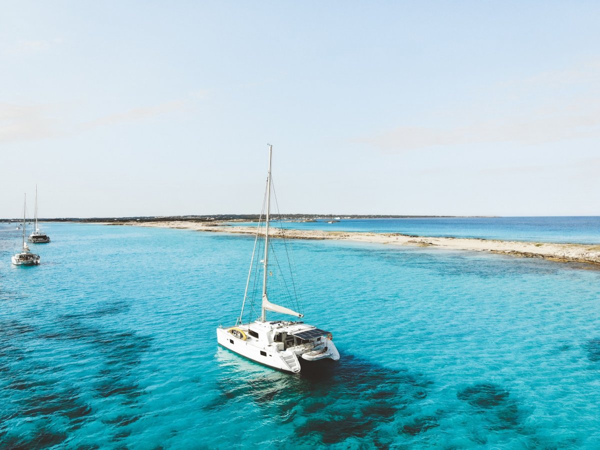 Lagoon - 13.61 meters