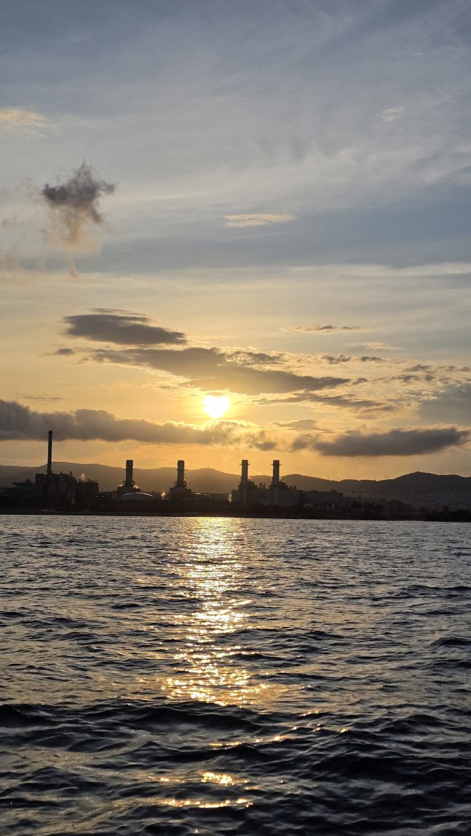 Barca nel porto di Badalona