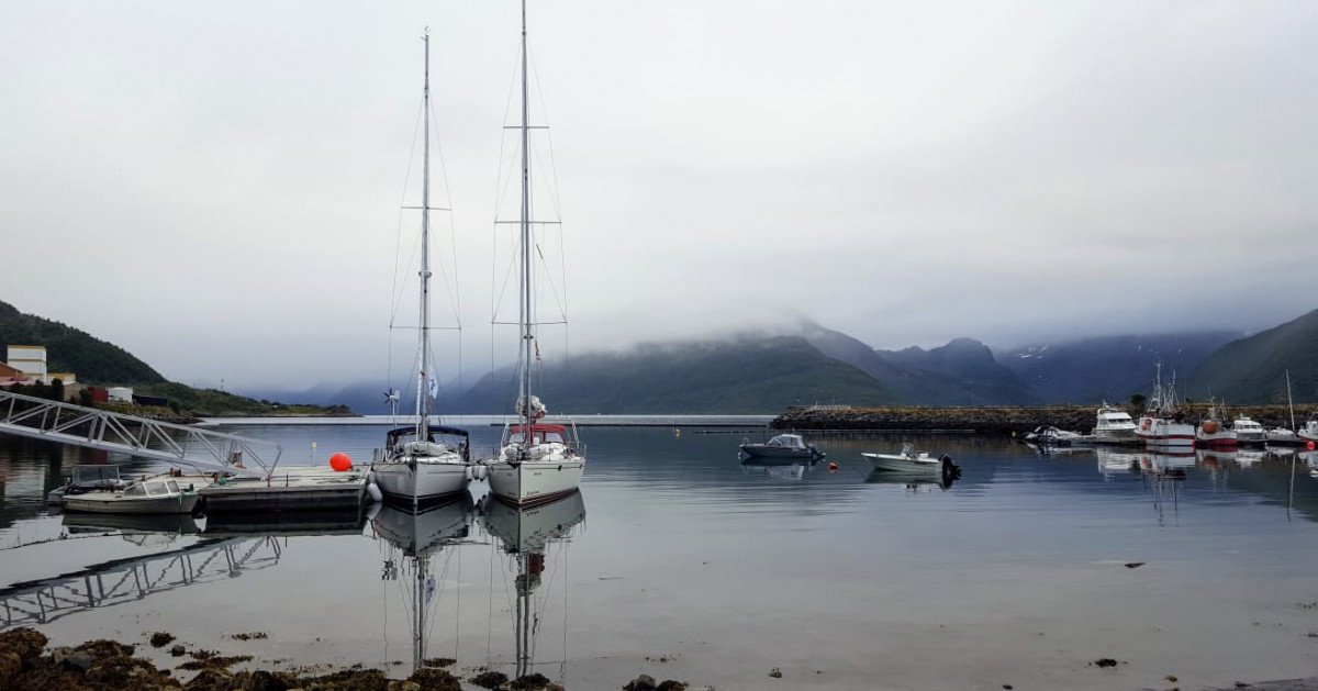 Viaje en velero a la tumba de la noche polar