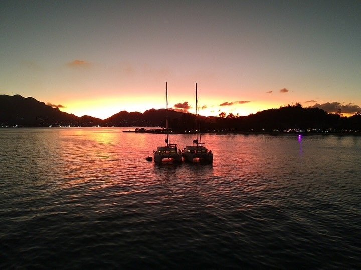 Catamarán con cocinero a bordo en las Seychelles