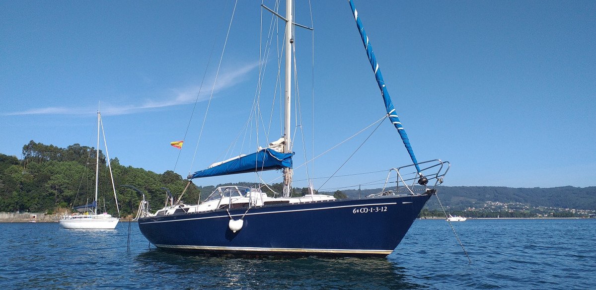 Sailboat - Colvic - 12 meters