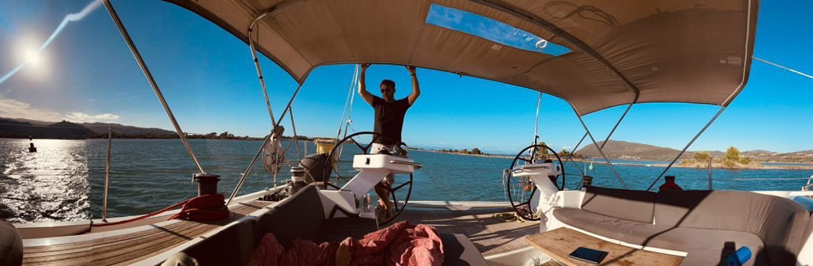 Explora las aguas del Mediterráneo en un velero